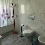 Peralux בית הארחה